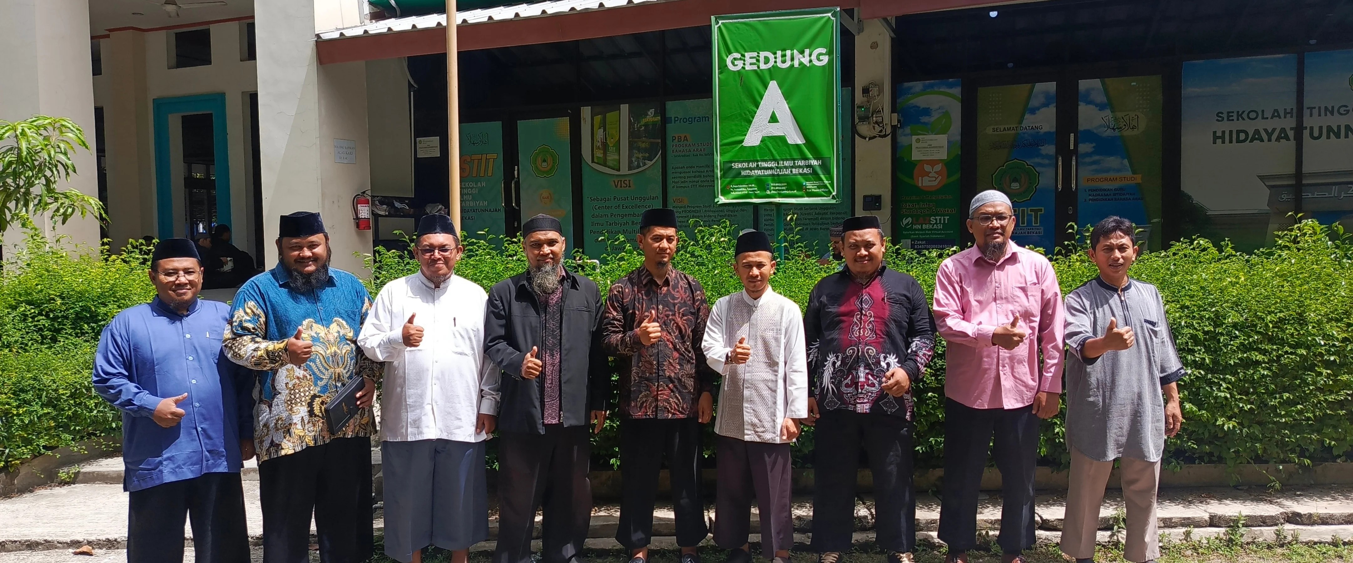 Rombongan STAI Mutiara Bangsa dan STIT Hidayatunnajah Bekasi dalam kegiatan kerja sama dan studi banding pada 10 April 2026